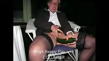 madame birgit happy porrplay with cucumber orgasm